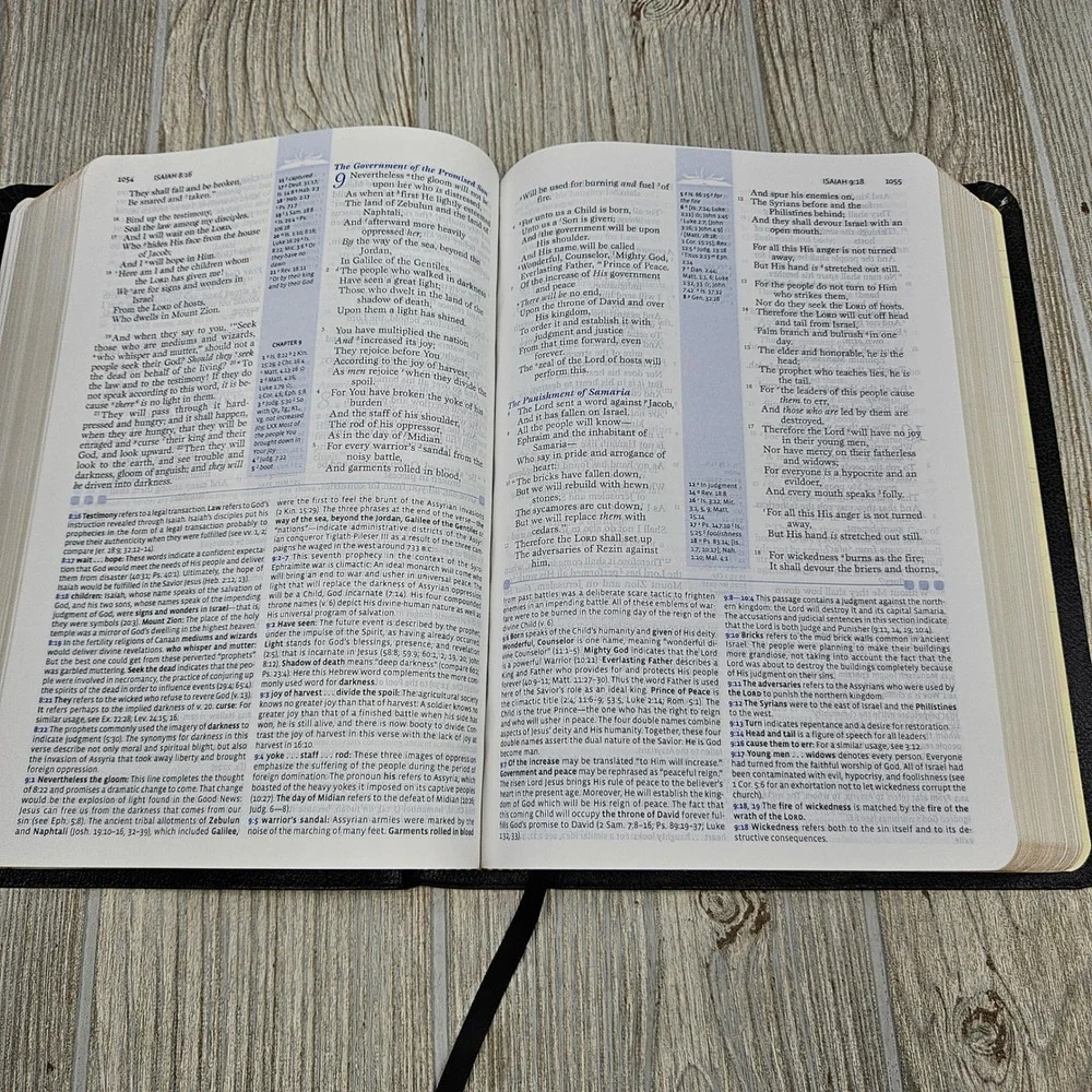 NKJV Study Bible‎ Second Edition Thomas Nelson Black Bonded Leather Gold Gilded